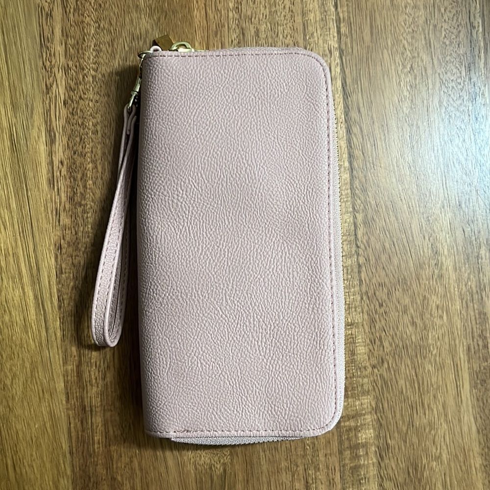 Pebbled Pink Wristlet Phone / Card Holder Purse Clutch – Excellent Condition